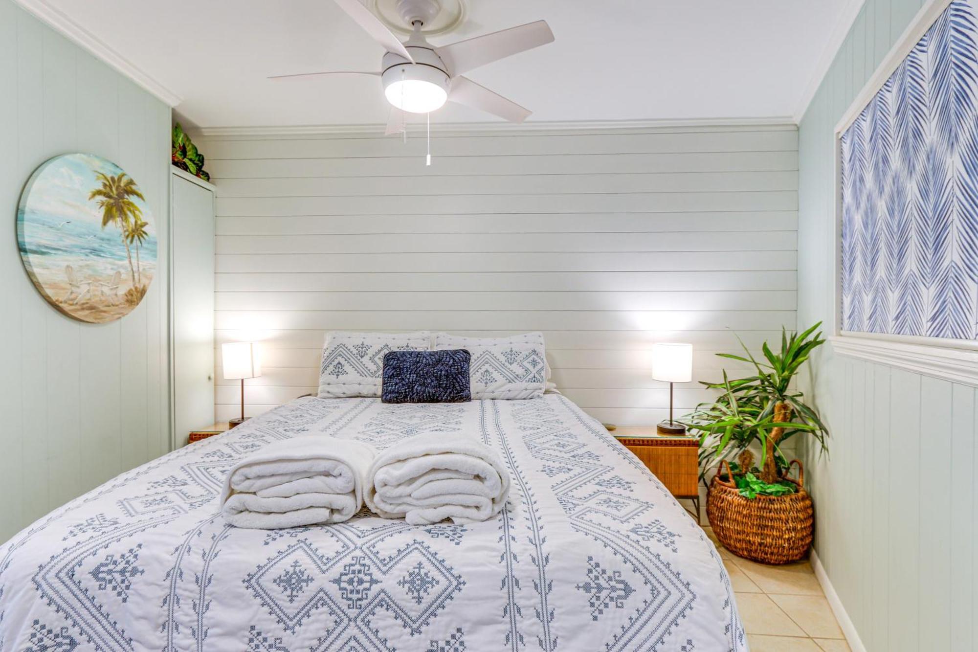 Coastal With Pool And Direct Access! Apartment *