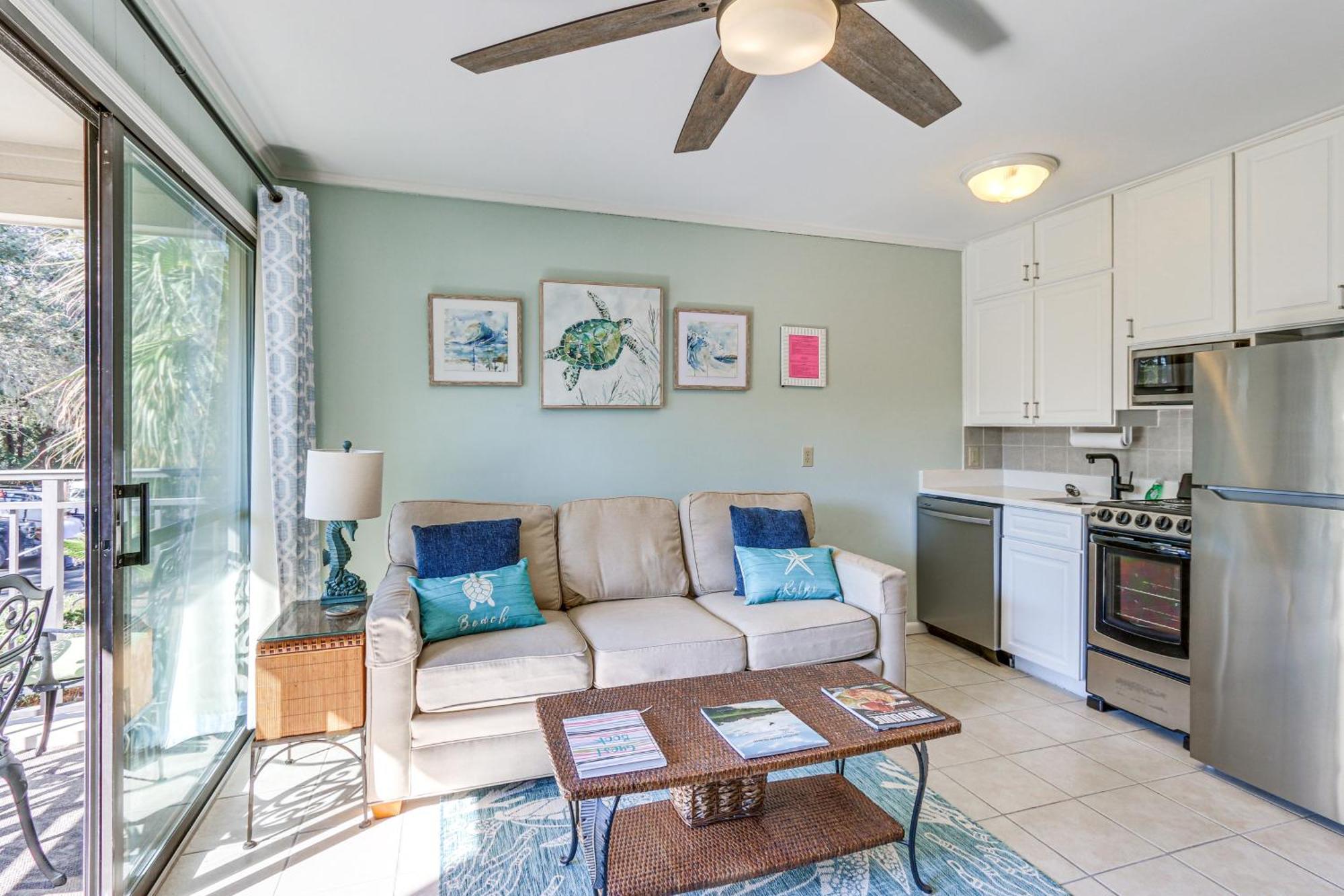 Apartment Coastal With Pool And Direct Access!